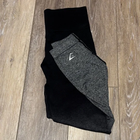 Gymshark Charcoal and Black Long Sleeve Top and leggings set - Picture 3 of 3
